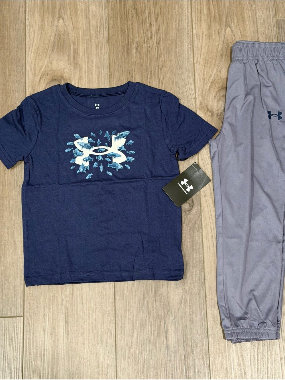 Under Armour Navy Tee with Gray Joggers Set